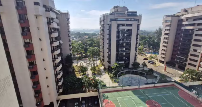 Alugo barra da tijuca - 3 quartos + dependência. + 2 vagas - 100m²  cond. santa monica - laguna