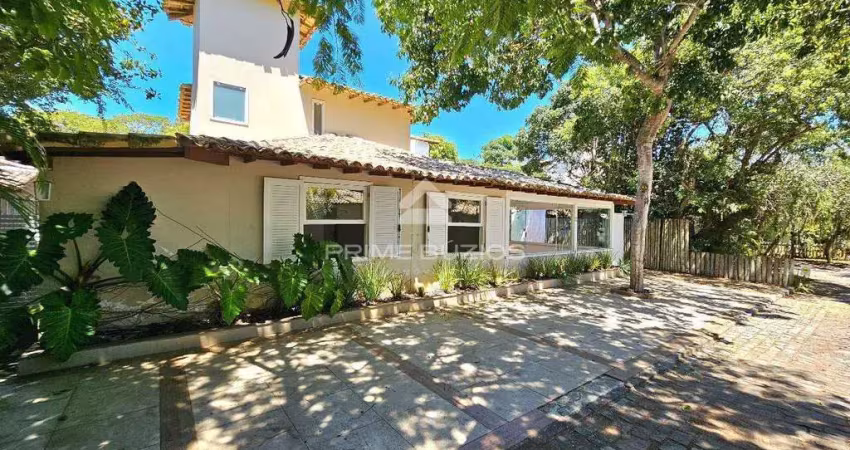 Casa à venda em condomínio com 4 quartos(3 suítes), piscina privativa em maguinhos, armação dos buzios rj
