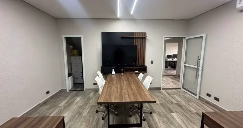 Atenção investidores e empresários - sala comercial no centro de itanhaém a 300m da praia! estrutura completa com escritura!