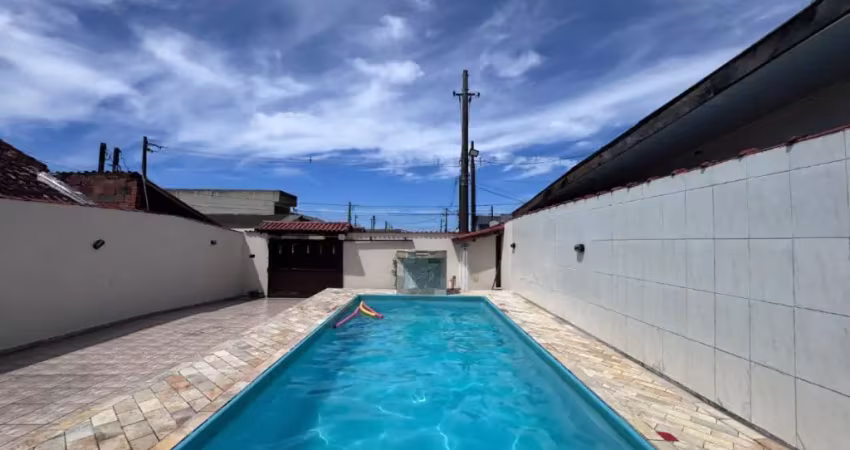 Oportunidade! casa com piscina, forno à lenha e 8 vagas por preço acessível em itanhaém!