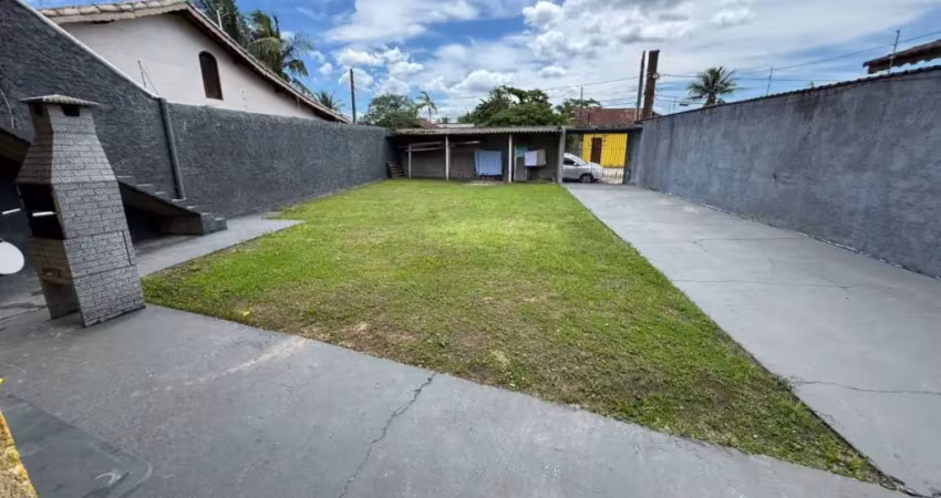 Casa no gaivota a 300m da praia – 4 dorms + edícula e escritura! espaço para 8 carros