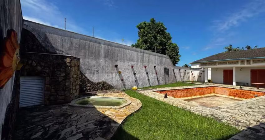 Casa para venda em itanhaém, regina, 3 dormitórios, 3 suítes, 2 banheiros, 8 vagas