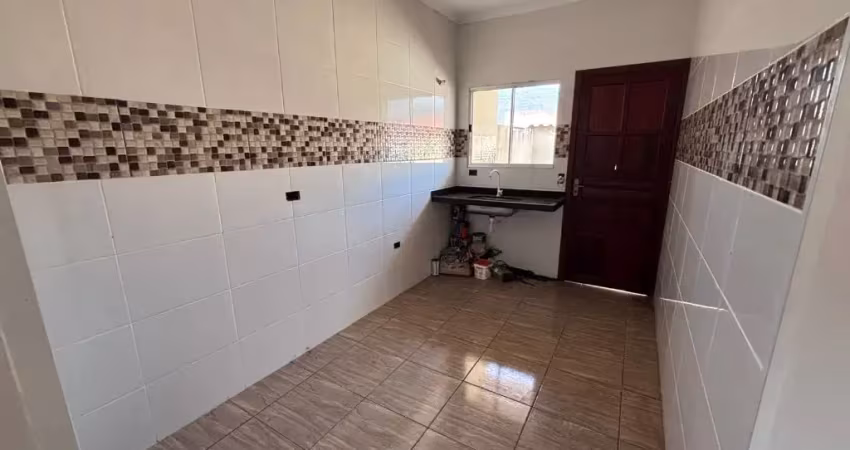 Casa em peruíbe – estância dos eucaliptos | 2 quartos, sala, cozinha e vaga de garagem