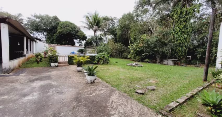 Chácara no armando cunha em peruíbe com 2.500m², piscina, lago e espaço gourmet