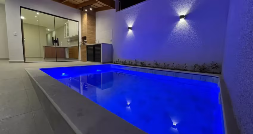 Casa no flora rica com piscina e área gourmet a 2 km da praia