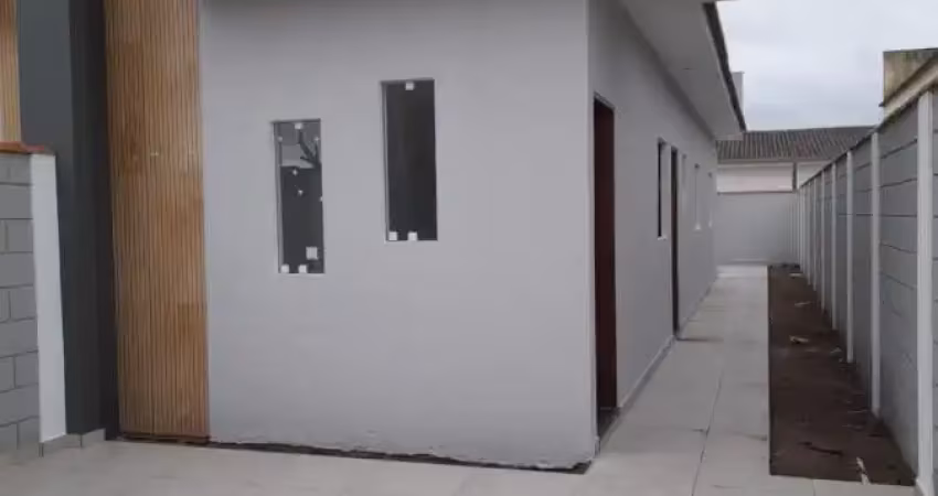 Casa na praia com 2 quartos em itanhaém por r$ 215.000,00
