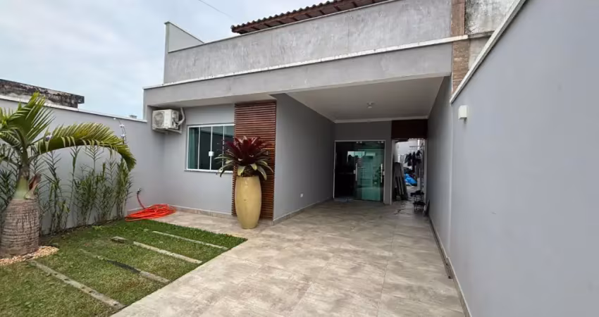 Casa com suíte e espaço para piscina à venda no parque turístico – peruíbe/sp, a 1.500m do mar, com escritura!