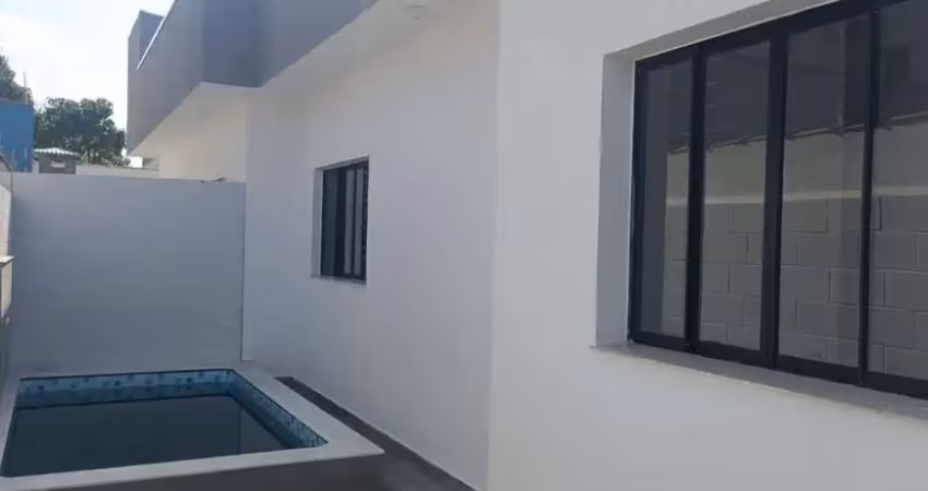 Casa em condominio com 2 quartos, piscina e área gourmet em itanhaém