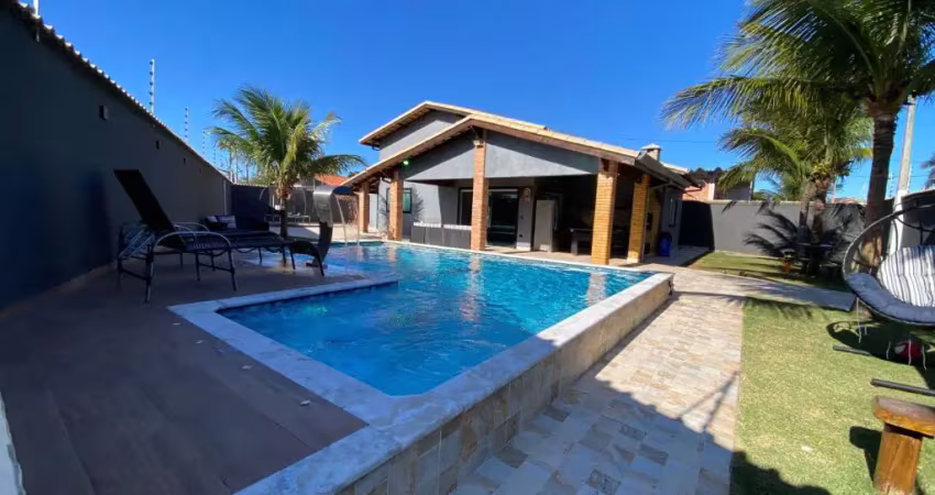 Casa com 4 quartos e piscina em itanhaém - r$ 850.000,00.