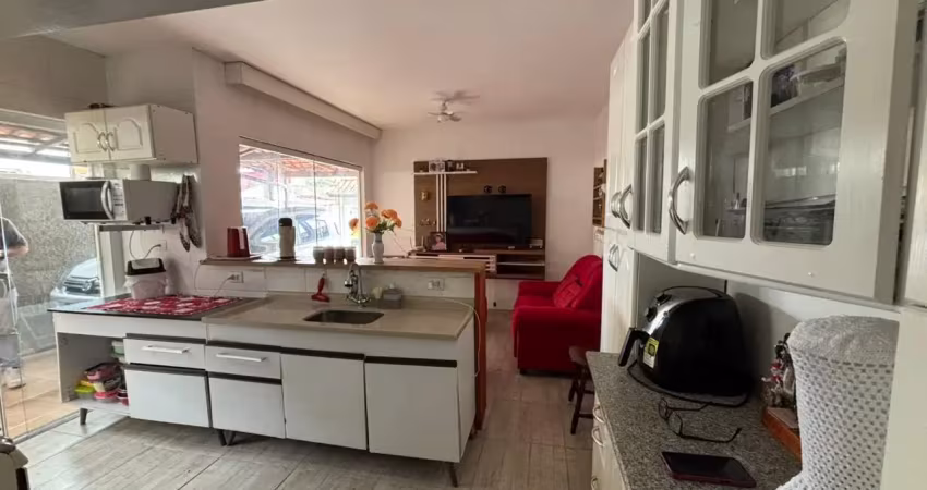 Casa com piscina e área gourmet, no bairro jardim das flores
