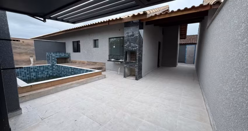 Casa à venda com piscina e área gourmet, no bairro jardim guacira