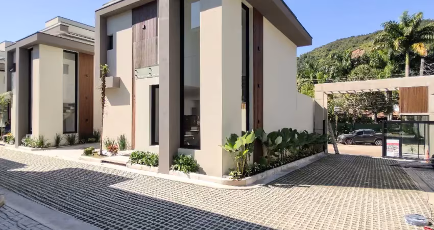 Casa de condomínio alto padrão - piscina privativa - praia camburi
