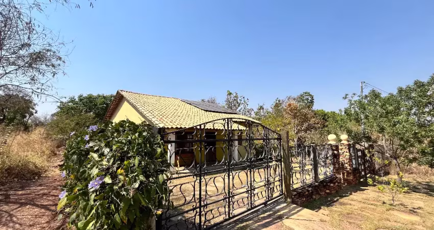 Linda casa mais 4 chalés no bairro carmo! já com clientela no airbnb! pirenópolis-go