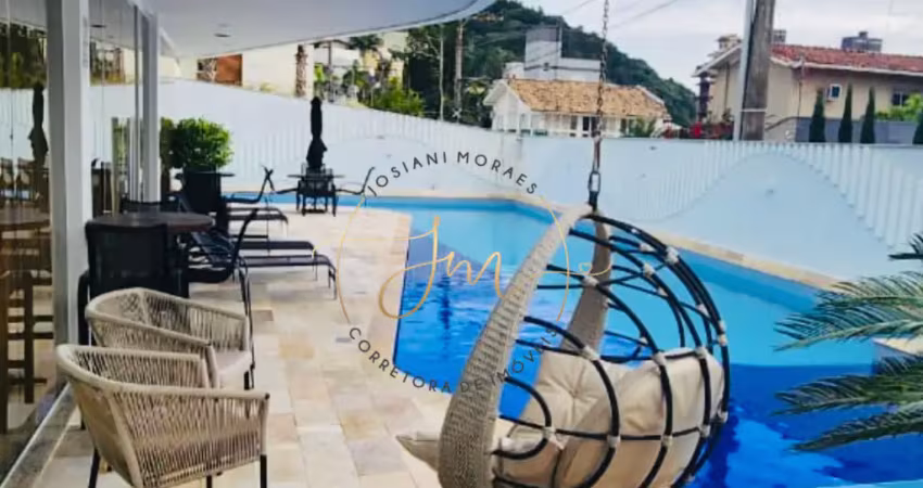 Cobertura duplex cinematográfica em cabeçudas – alto padrão e vista incomparável