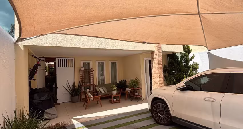 Casa duplex à venda no condomínio jardim europa – quintas do calhau, 3 suítes, mobiliada, piscina privativa e 3 vagas