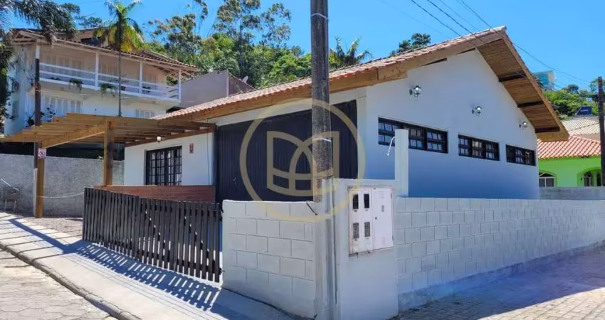 Casa com 3 quartos à venda na Rua Francisco Fagundes, 96, Armaçao da Piedade, Governador Celso Ramos