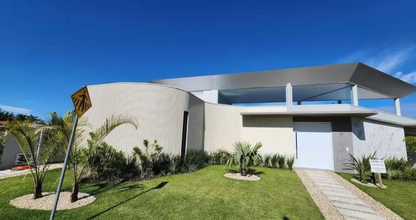 Casa nova a venda em condominio fechado proximo a praia