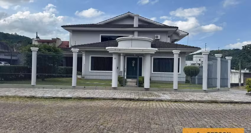 Casa com 3 quartos à venda na Rua José Fabre, Mina Brasil, Criciúma