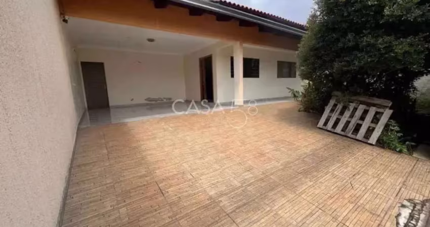 Casa ampla à venda – 3/4 com suíte, piscina e escritório – 420m² de terreno
