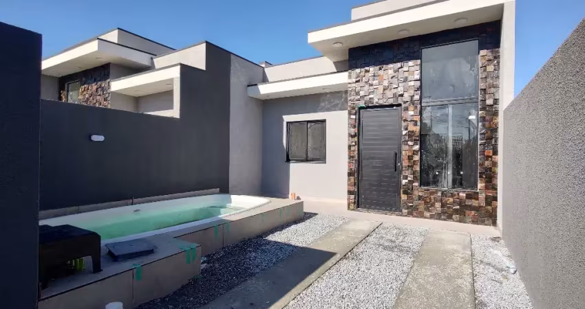 Casa nova com Piscina em Matinhos