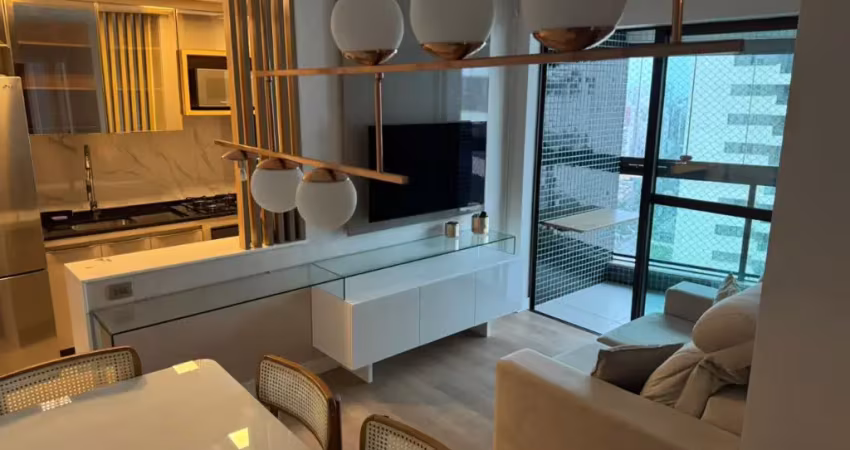 Venha morar em um ap belíssimo. mobiliado, condomínio com infraestrutura.