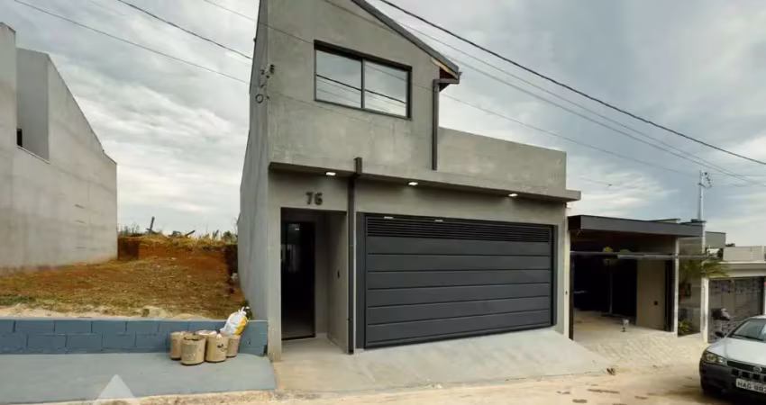 Casa com 3 quartos à venda na Avenida Arapongas, Jardins, Bragança Paulista