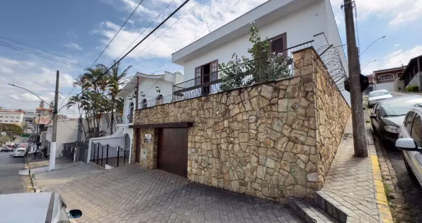 Casa com 3 quartos para alugar na Avenida Dr. José Adriano Marrey Júnior, Vila Aparecida, Bragança Paulista