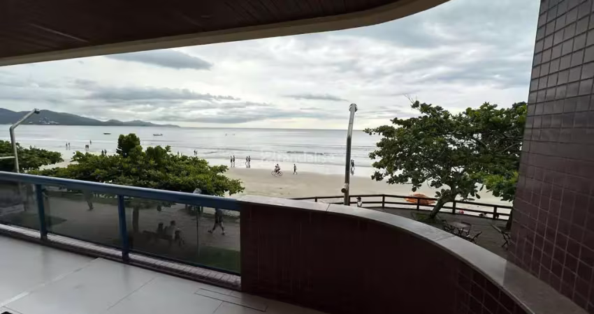 03 suítes finamente mobiliado pé na áreia , meia praia, itapema - sc
