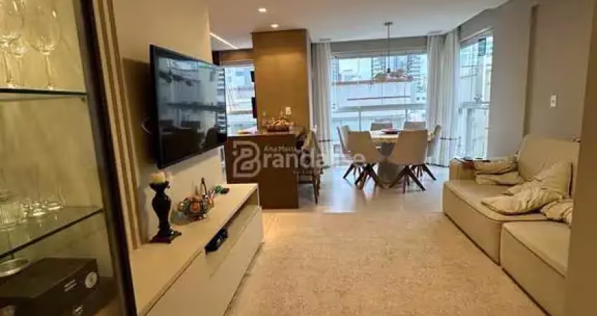 Apartamento bem localização, perto do mar , meia praia, itapema - sc