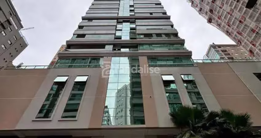 Belissima cobertura frente avenida ,linda vista. , meia praia, itapema - sc