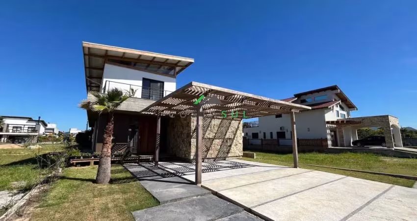 Casa de alto padrão no condomínio rosa internacional, ao lado da surfland