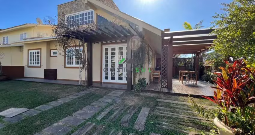 Charmosa casa de esquina no jardim panorâmico | garopaba-sc