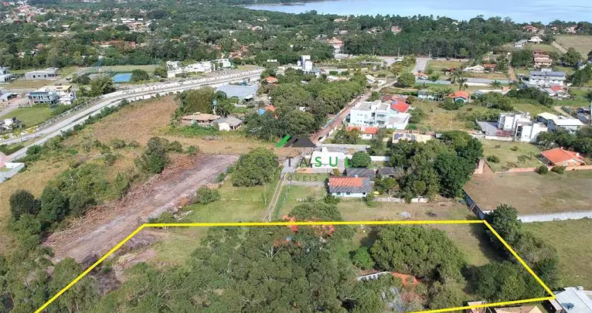 Excelente área localizada próximo ao surfland e a poucos minutos da praia do ros