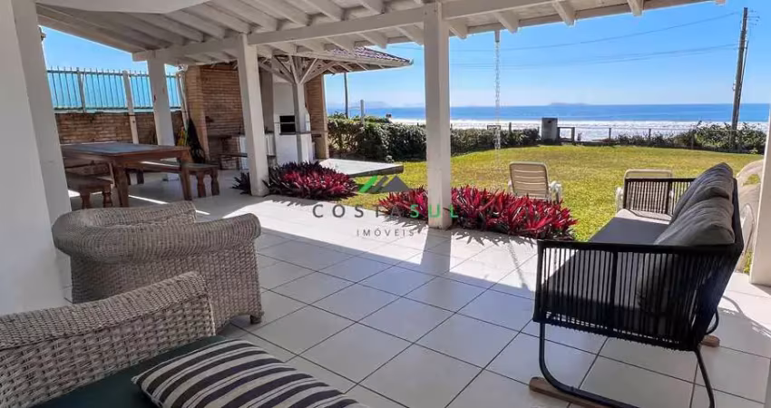 Casa à venda pé na areia no bairro morrinhos, garopaba/sc