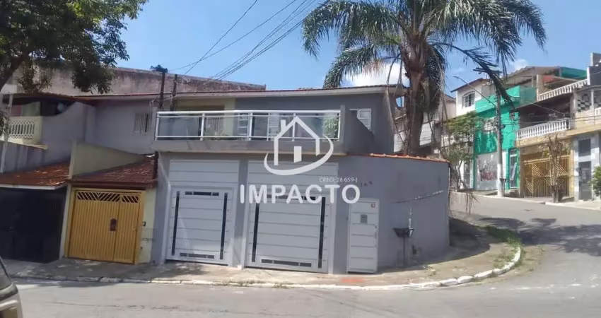 Sobrado com 3 dormitórios, varanda ampla e vaga para 3 carros