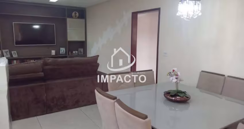 Sobrado com 4 suítes, salão de festas, piscina e churrasqueira à venda