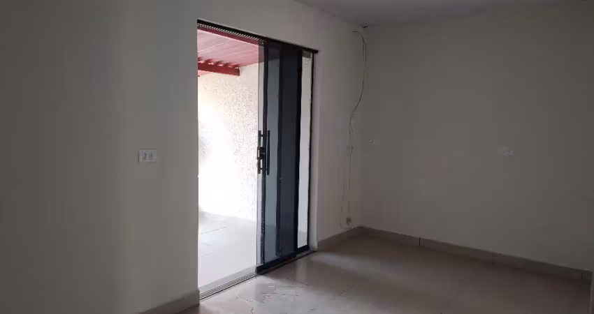 Casa bairro luizote de freitas. r$250000.00, aceita carro