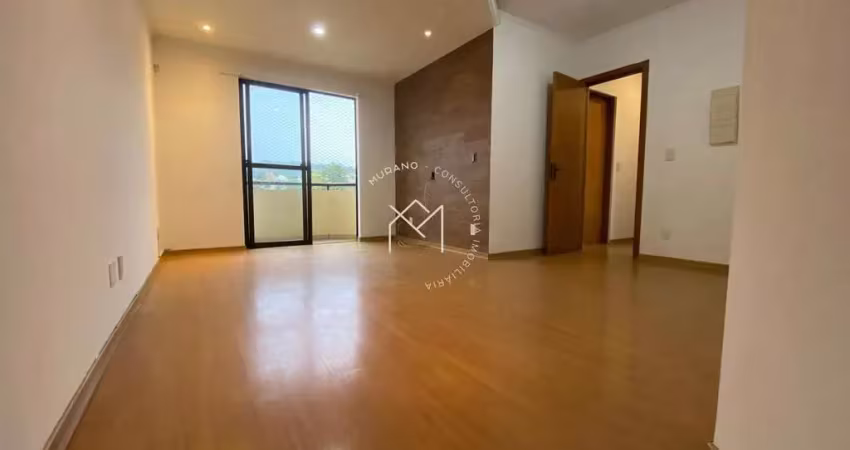 Apartamento semimobiliado com 3 dormitórios no centro!!