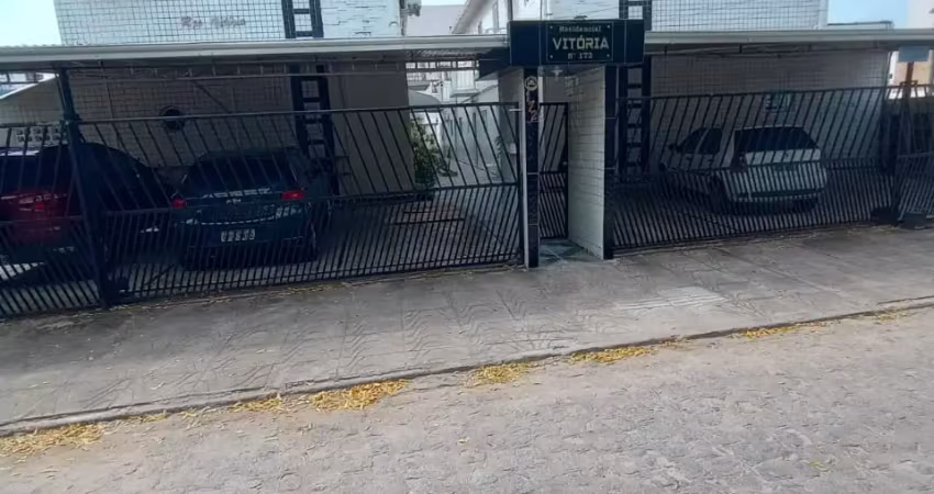 R$ 399 mil - sobrado nascente em condomínio fechado no jd. oceania – 3 quartos (2 suítes), quintal e a 500m da praia!