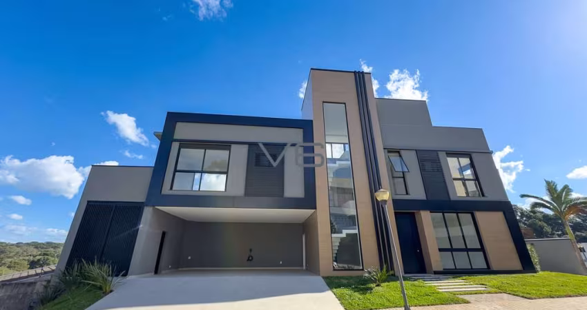 Casa alto padrão com 3 suítes, 344m² privativos, 3 vagas de garagem, no Cascatinha, Curitiba -PR.