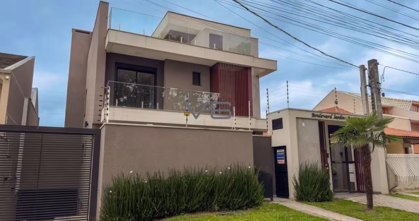 Sobrado Alto Padrão com 240 m² privativos, 2 quartos, 3 vagas de garagem, no Jardim das Américas, Curitiba - PR.