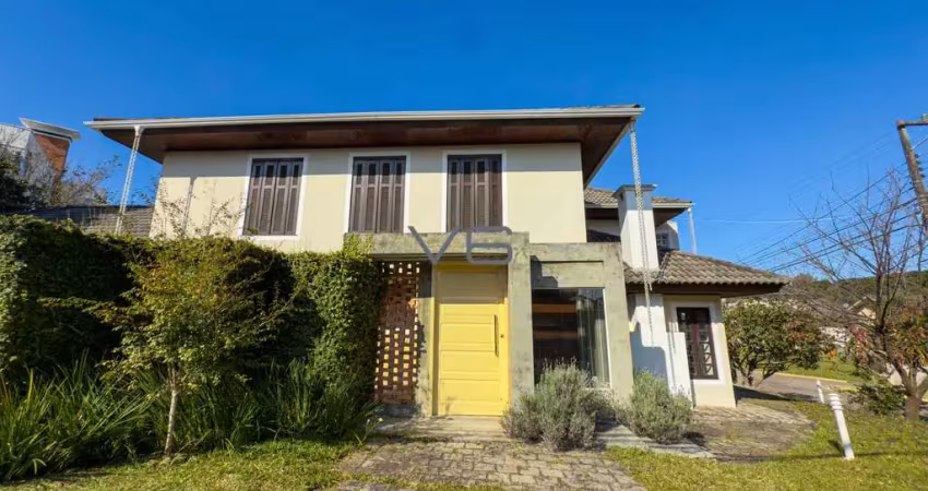 Casa alto padrão com 4 quartos sendo 2 suítes, 285m² privativos, 100% averbada, 4 vagas de garagem, em santa felicidade, curitiba - pr.