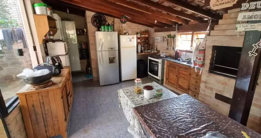 Chálé à venda de 4 dorm no camping casarão – itu/sp