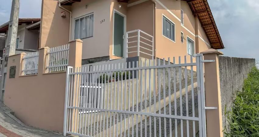 Casa localizada no bairro joão paulo ii em indaial!
