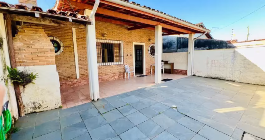 Casa a venda com edícula nos fundos pereque açu - ubatuba sp
