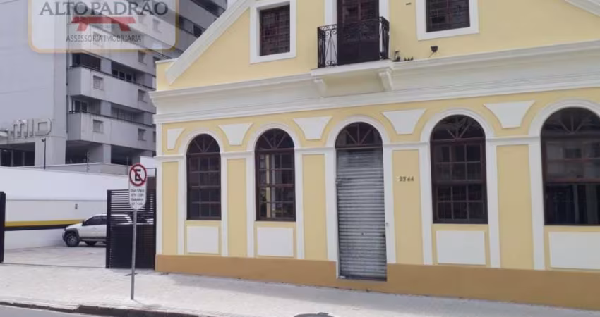 Casa Comercial em Centro  -  Curitiba