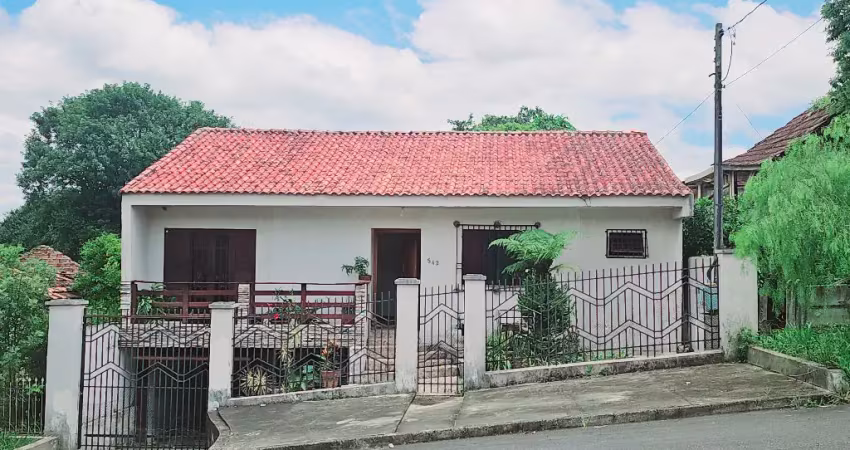 ALUGA-SE CASA DE 180 m2 EM PONTA GROSSA - BAIRRO RONDA