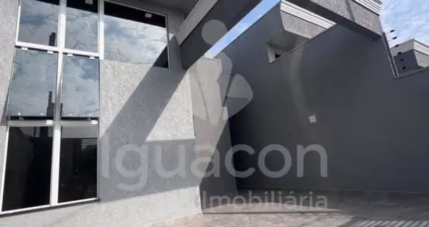 Casa com 02 dormitórios sendo 01 suíte e churrasqueira no jardim buenos aires