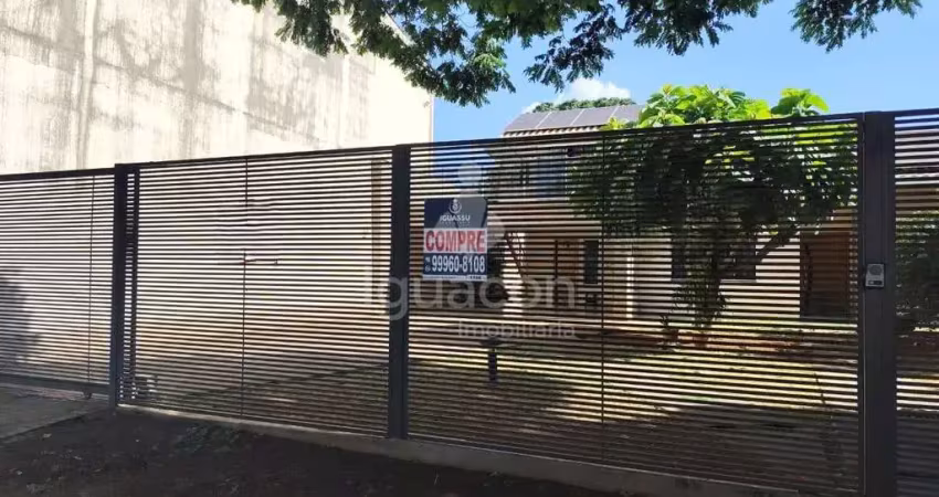 Sobrado com 03 dormitórios sendo 01 suite com sacada e móveis planejados no parque ouro verde