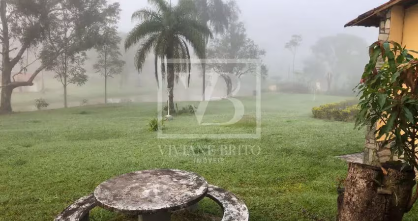 Sítio à venda 400m  com 5 quartos sendo 3 suítes, piscina, jardim, no bairro casa amarela em betim